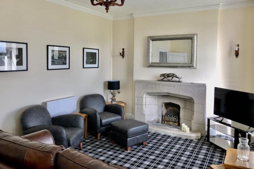 Two 4 or one 8 bed family house sleeps 7/15 close to beach. Full refurb Aug 2020