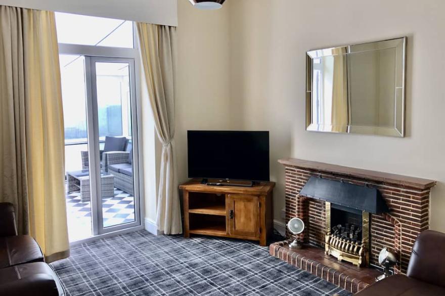 Two 4 or one 8 bed family house sleeps 7/15 close to beach. Full refurb Aug 2020