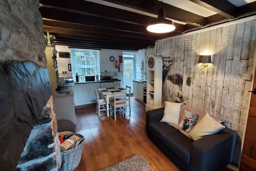Cosy Welsh Cottage near to Ffestiniog Railway, local beaches, walks & activities