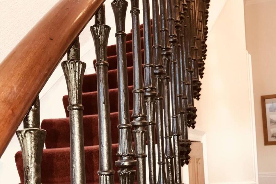 Family friendly Georgian townhouse walking distance to city