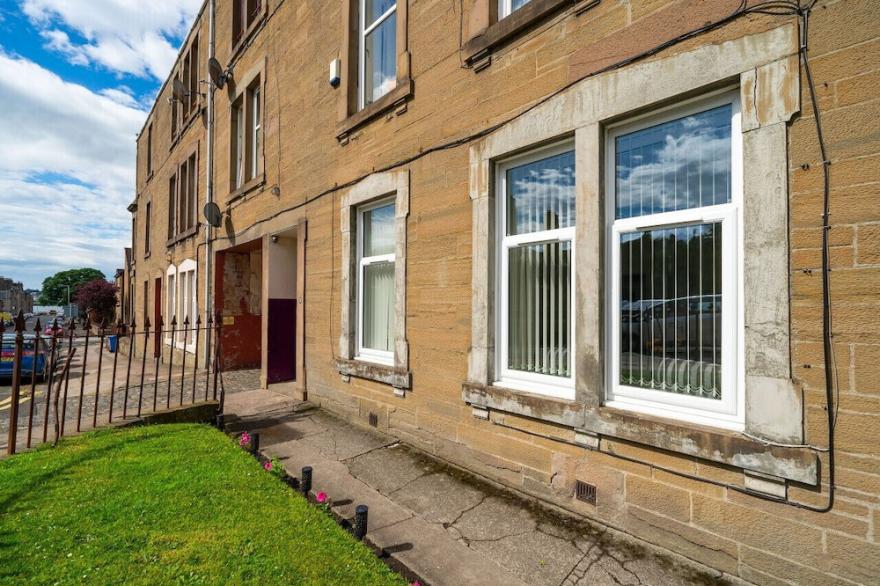 ‘Ferry Nice’ – Central Seaside Apartment in Broughty Ferry