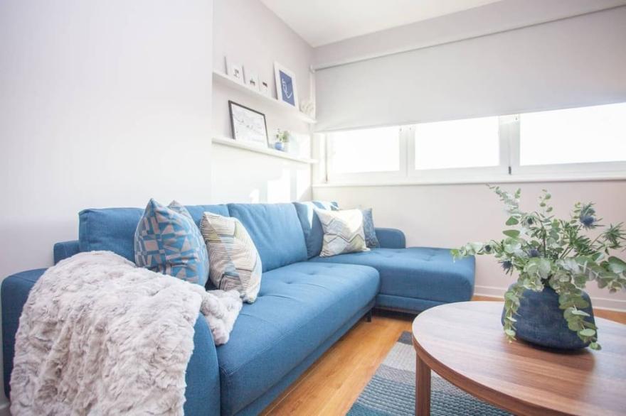 Stylish and Modern Apartment with Free Parking