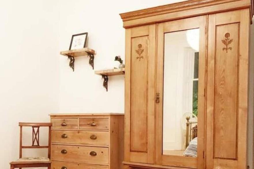 Oakshaw Apartment - Elegant Rustic Apartment in City Centre