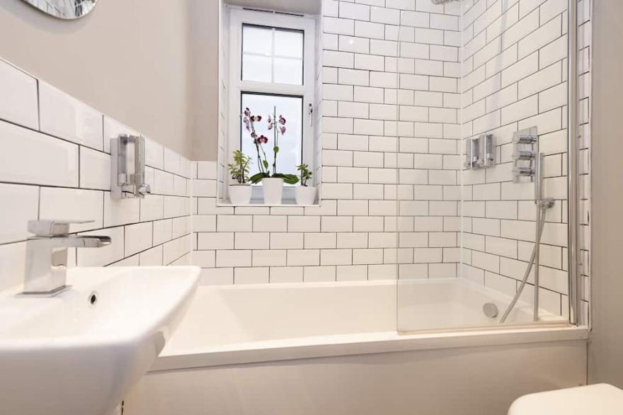 Stylish George Street Apartment
