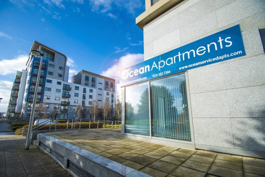 Modern Two Bedroom Apartment - Free parking - Excellent Wifi connection
