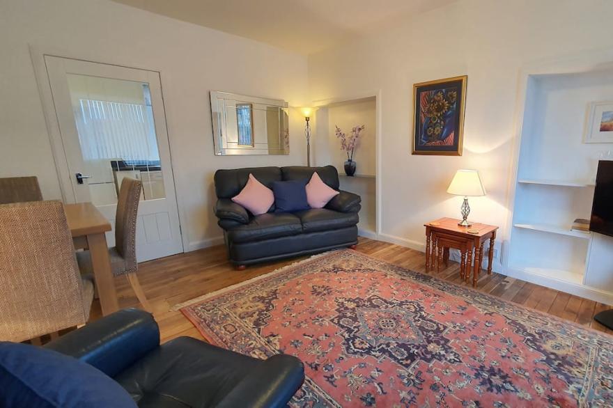 51 Milton Crescent, Quiet Townhouse near the beach