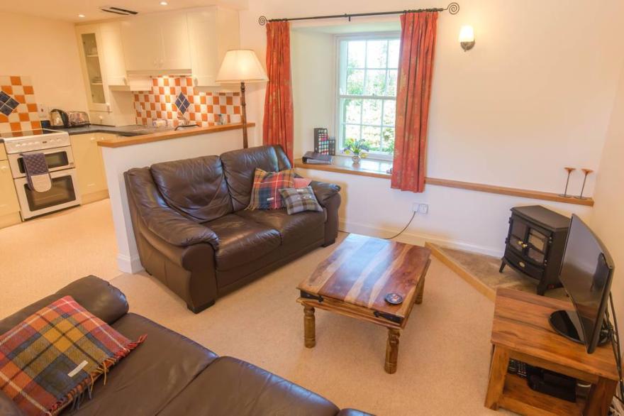 Ballat Smithy Cottage, ideally located for Loch Lomond & Trossachs