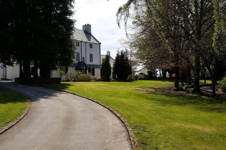 Loch Lomond 2bed 2bath Luxury Cottage