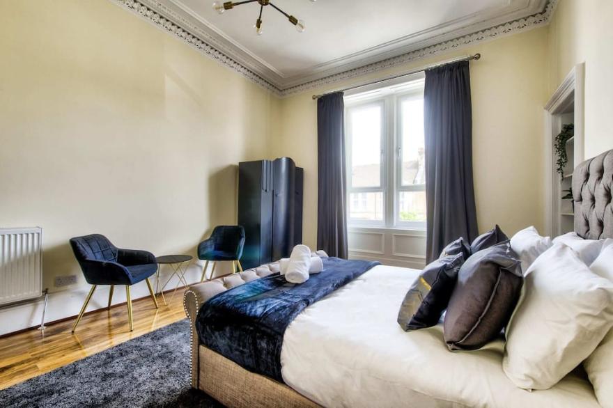 Stunning 5 bedroom apt, close to city centre, SEC, Hydro and motorway