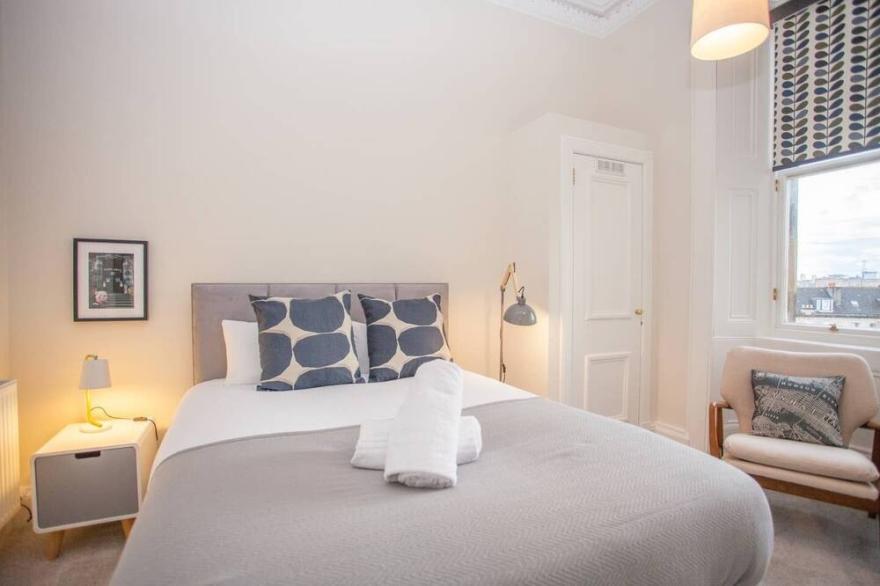 Boutique Style Apartment with Private Parking