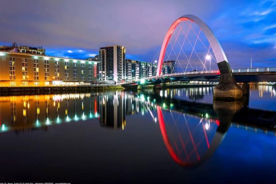 Apartment with river view 2 minutes from the hydro