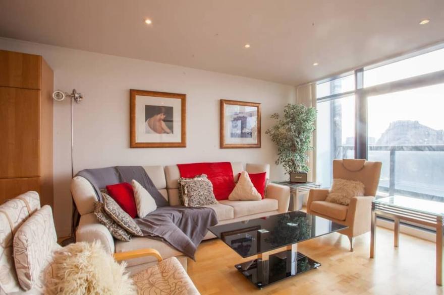 Apartment with river view 2 minutes from the hydro