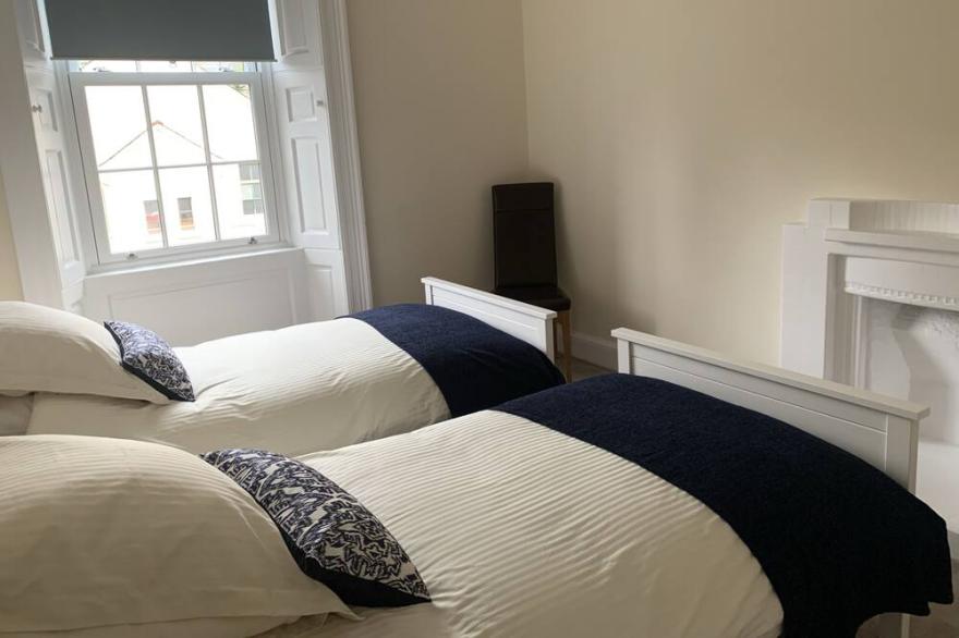 Cosy Apartment 1 -  Lanark Town Centre