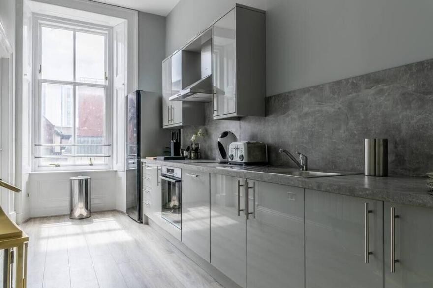 Beautiful 4 bed flat in perfect central location