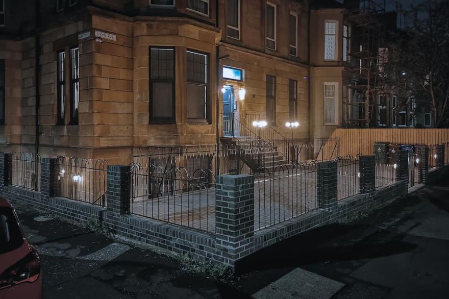 Glasgow: Luxury One Bedroom Apartment
