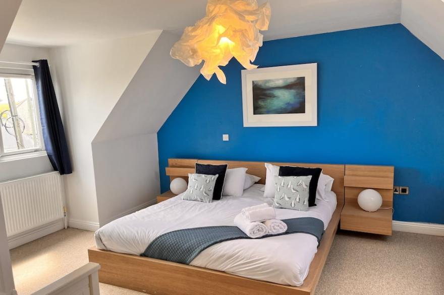 Wonderful beach house just 250 metres from Fistral Beach. (SUMMER DISCOUNTS)
