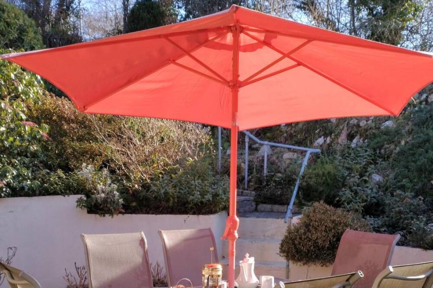 Perfect Location To Discover Cornwall Family Dog Friendly Bungalow in Bodmin