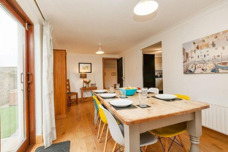 Mulberry (Hot tub) -  a house that sleeps 6 guests  in 3 bedrooms
