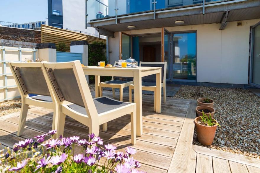 Fistral Beach Apartment 3 -  a fistral beach that sleeps 4 guests  in 2 bedrooms