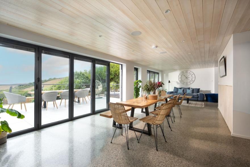 Watersend House located 500m from the majestic Watergate Bay. Set in an acre of private landscaped g