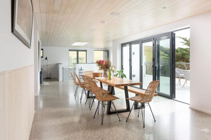 Watersend House located 500m from the majestic Watergate Bay. Set in an acre of private landscaped g
