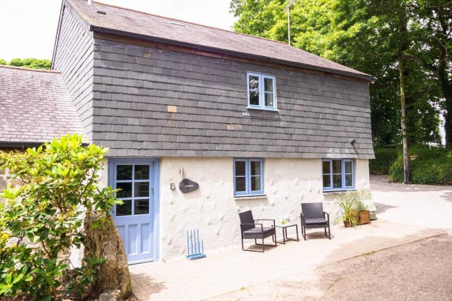St Keverne - Charming stone 2 bedroom cottage with pool - Tresooth Cottages