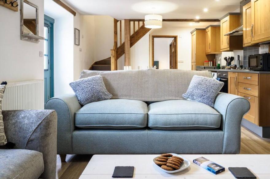 Kerensa: 3 bed cottage nr Falmouth/Helford River. Shared pool/hot tub