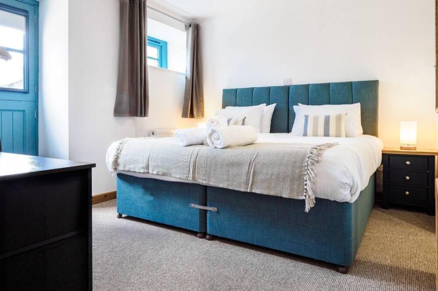 Kerensa: 3 bed cottage nr Falmouth/Helford River. Shared pool/hot tub