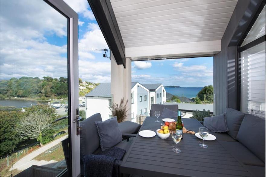 Swanpool View -  a house that sleeps 8 guests  in 4 bedrooms