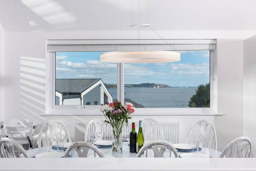 Swanpool View -  a house that sleeps 8 guests  in 4 bedrooms