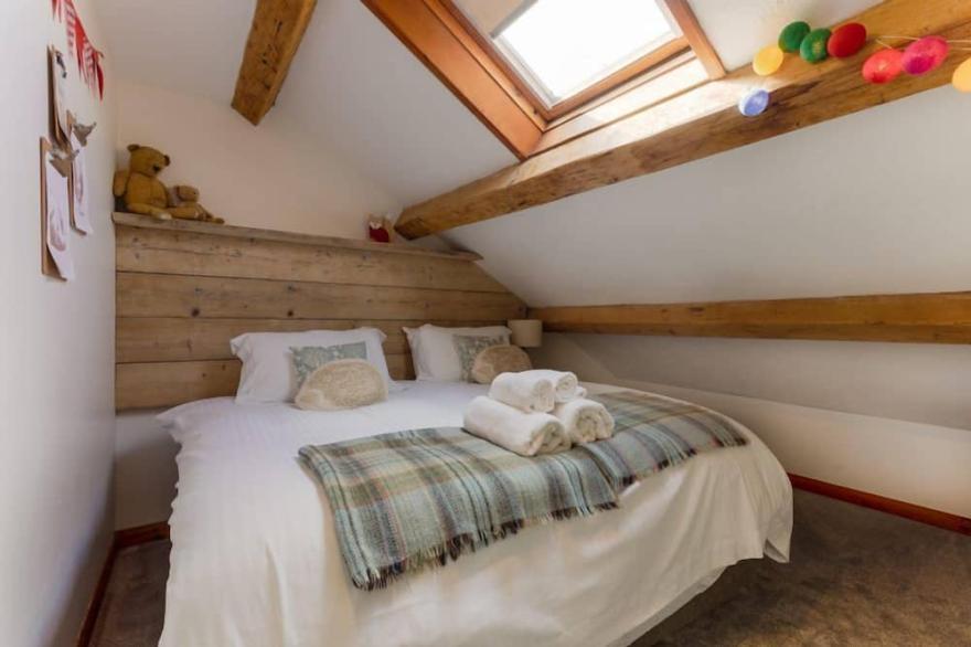 Millhouse Barn -  a barn that sleeps 5 guests  in 3 bedrooms