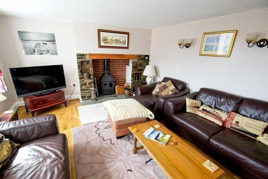 Dog friendly cottage with short drive to beach