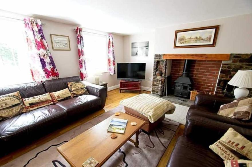 Dog friendly cottage with short drive to beach