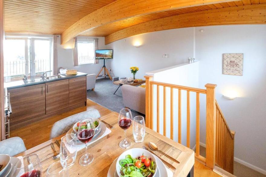 The Loft - sleeps 6 guests  in 3 bedrooms