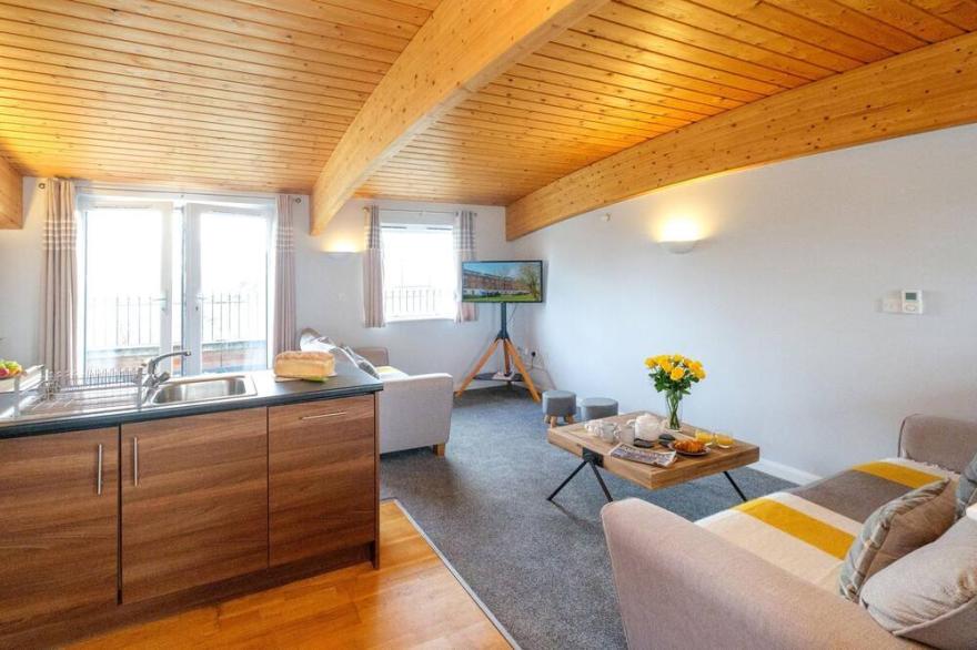 The Loft - sleeps 6 guests  in 3 bedrooms