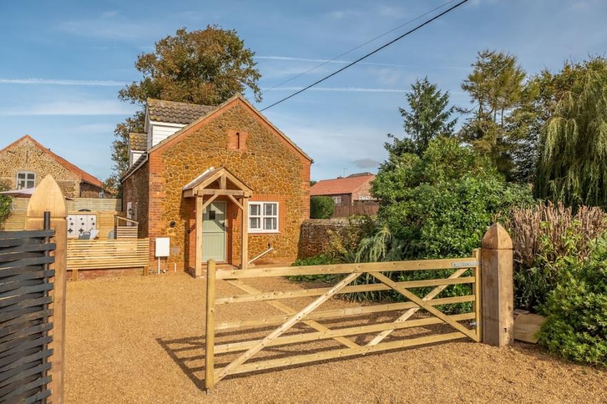 This Norfolk beauty is a wonderfully stylish romantic bolt hole, set peacefully on the outskirts of