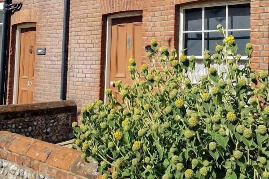 Annie's, Sheringham - a delightful cottage, oozing character and charm. Pet friendly.