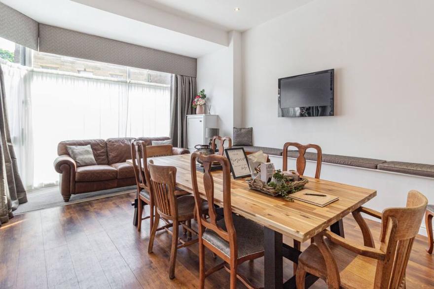 THE OLD NEWSAGENT’S, family friendly, with a garden in Alnwick