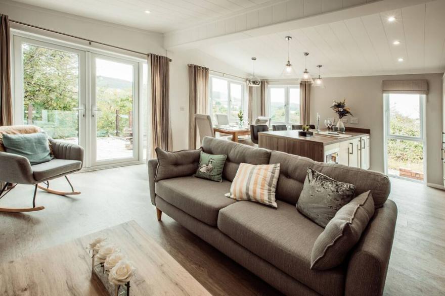 Lux Harrington -  a lux lodge that sleeps 4 guests  in 2 bedrooms