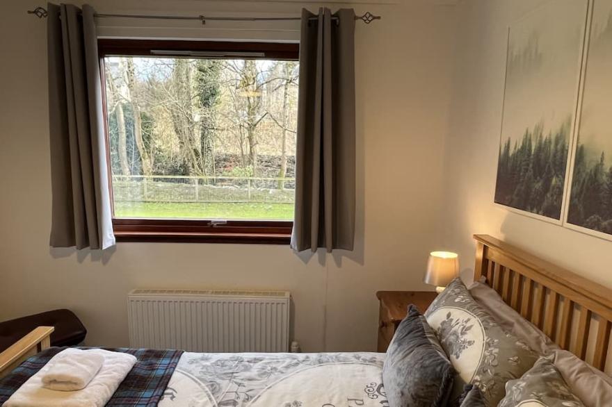 Peaceful bungalow, super close to birnam oak and hiking trails.