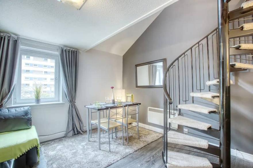 Cosy SECC/Hydro 2 Bed Flat with Free Car Park, Glasgow