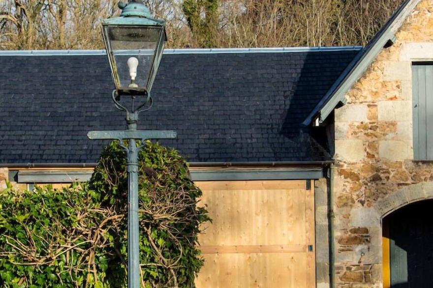 Stunning Stables Cottage in East Lothian Country Estate