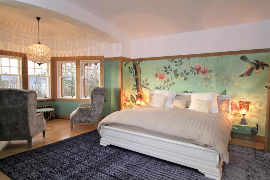 Stunning Mansion for a Luxurious Grand Holiday with a View