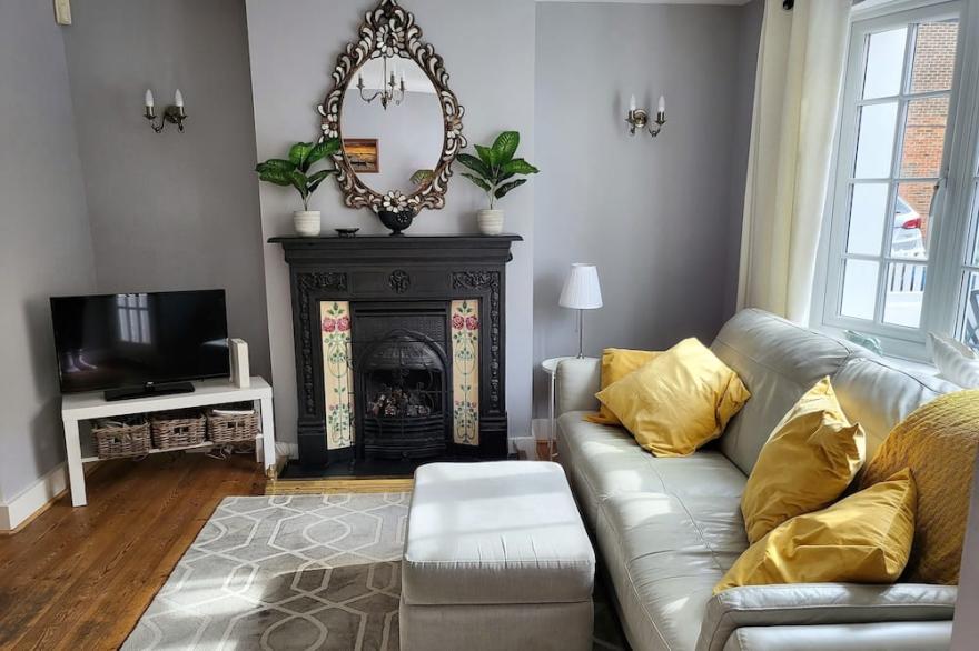 Pebble Cottage:2 Bed Cottage 2 mins from the beach