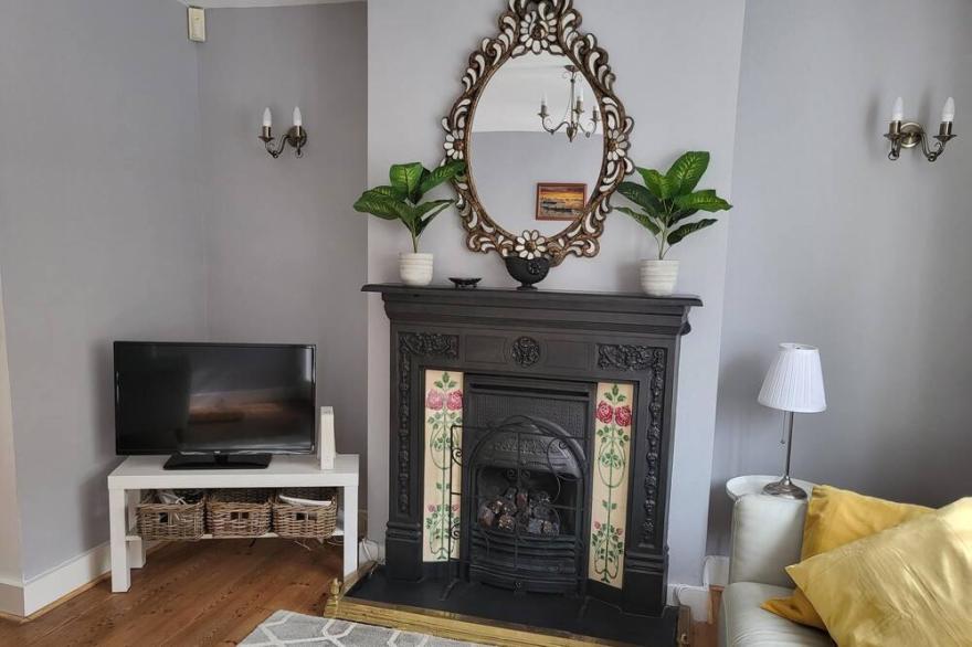 Pebble Cottage:2 Bed Cottage 2 mins from the beach