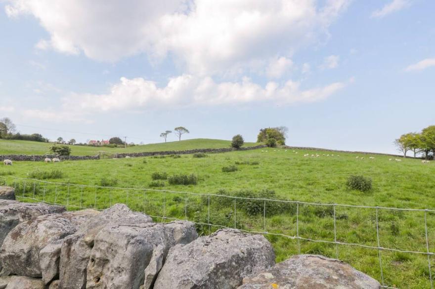 CHERRY COTTAGE, pet friendly, character holiday cottage in Whitby