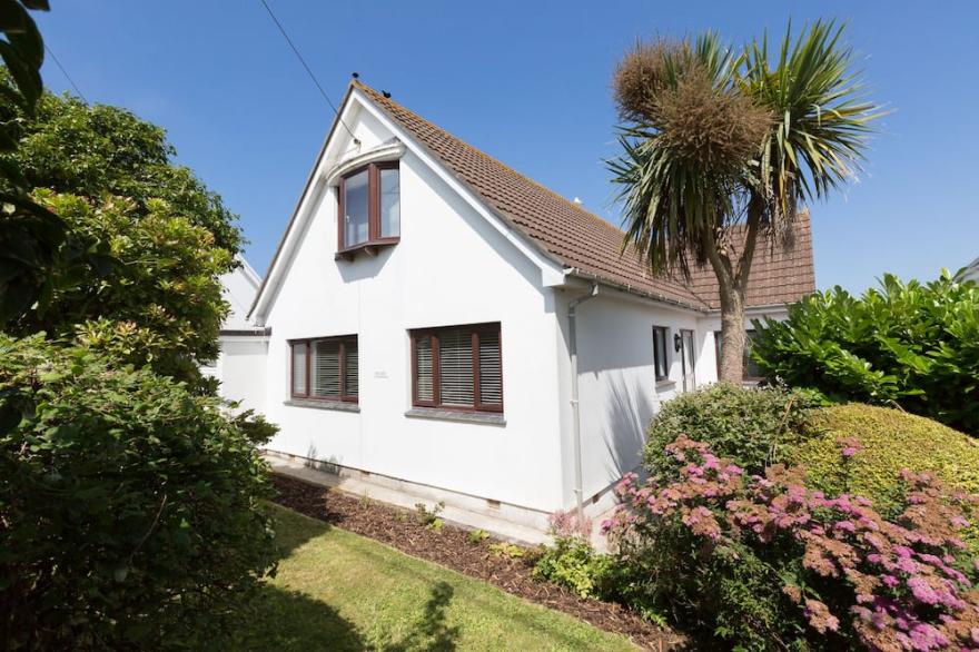 CARBIS BAY 3BR/2BATH HOME WITH STUNNING SEA VIEWS
LATE SUMMER DEAL--20%OFF!