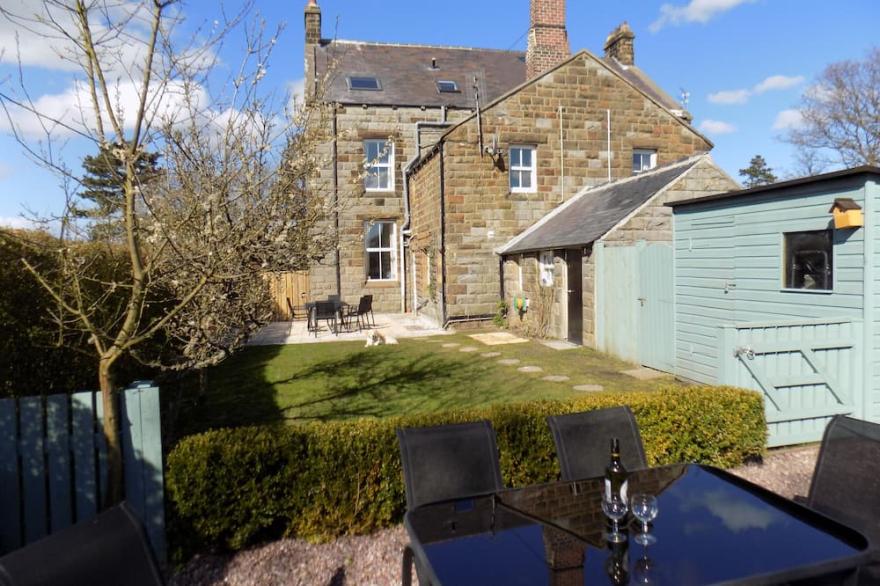 Helena, Goathland - sleeps 12, 6 beds, 4 bathrooms