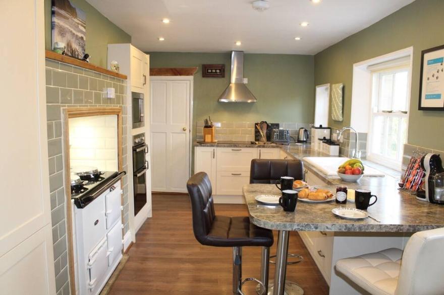 Helena, Goathland - sleeps 12, 6 beds, 4 bathrooms