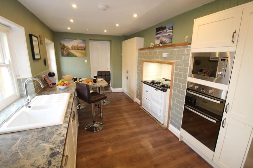 Helena, Goathland - sleeps 12, 6 beds, 4 bathrooms